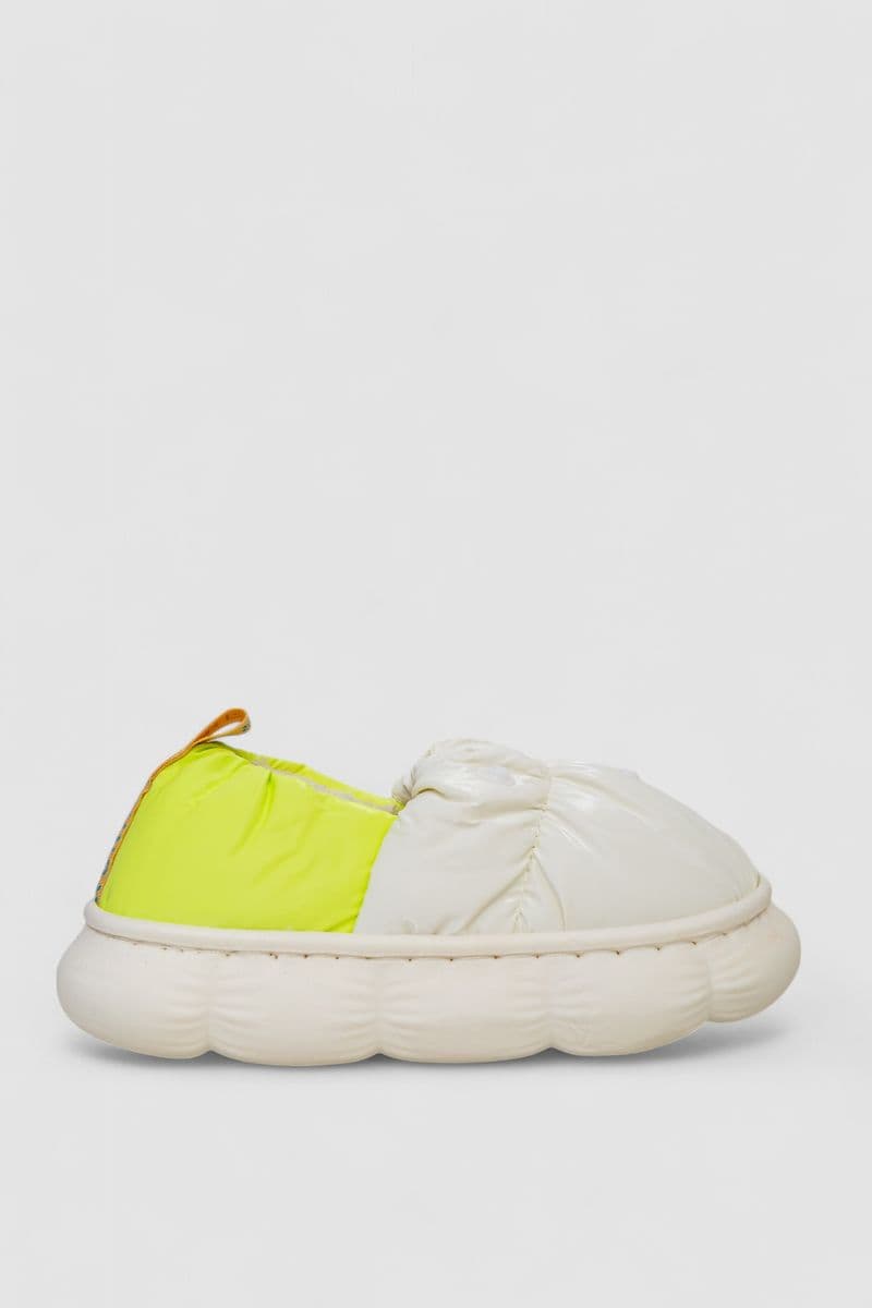 Капці дитячі домашні із задником, колір біло-салатовий, 243R2931 - зображення 1